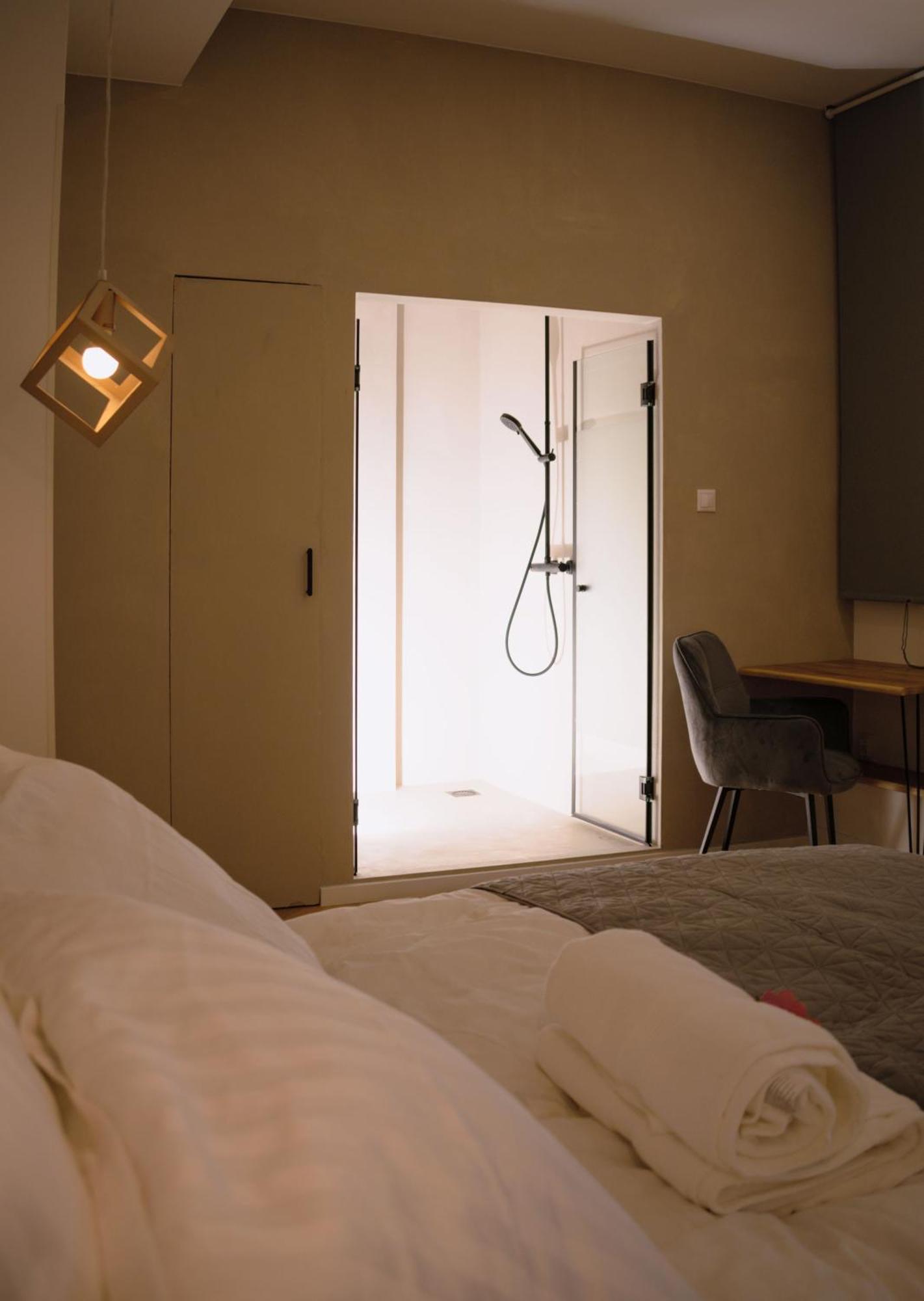 Pedestrian Apartment, The Location Apartment *