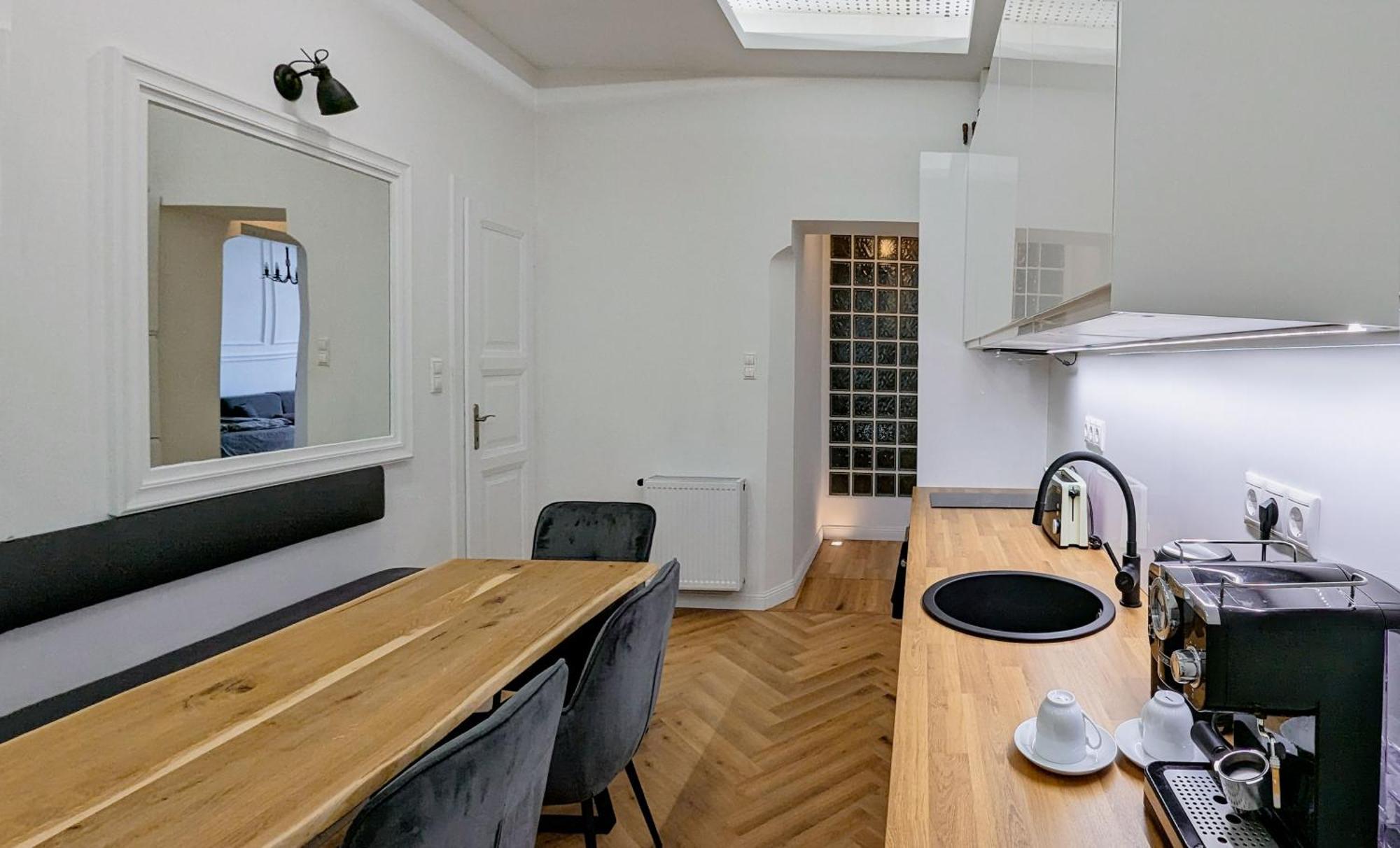 Pedestrian Apartment, The Location Apartment Budapest
