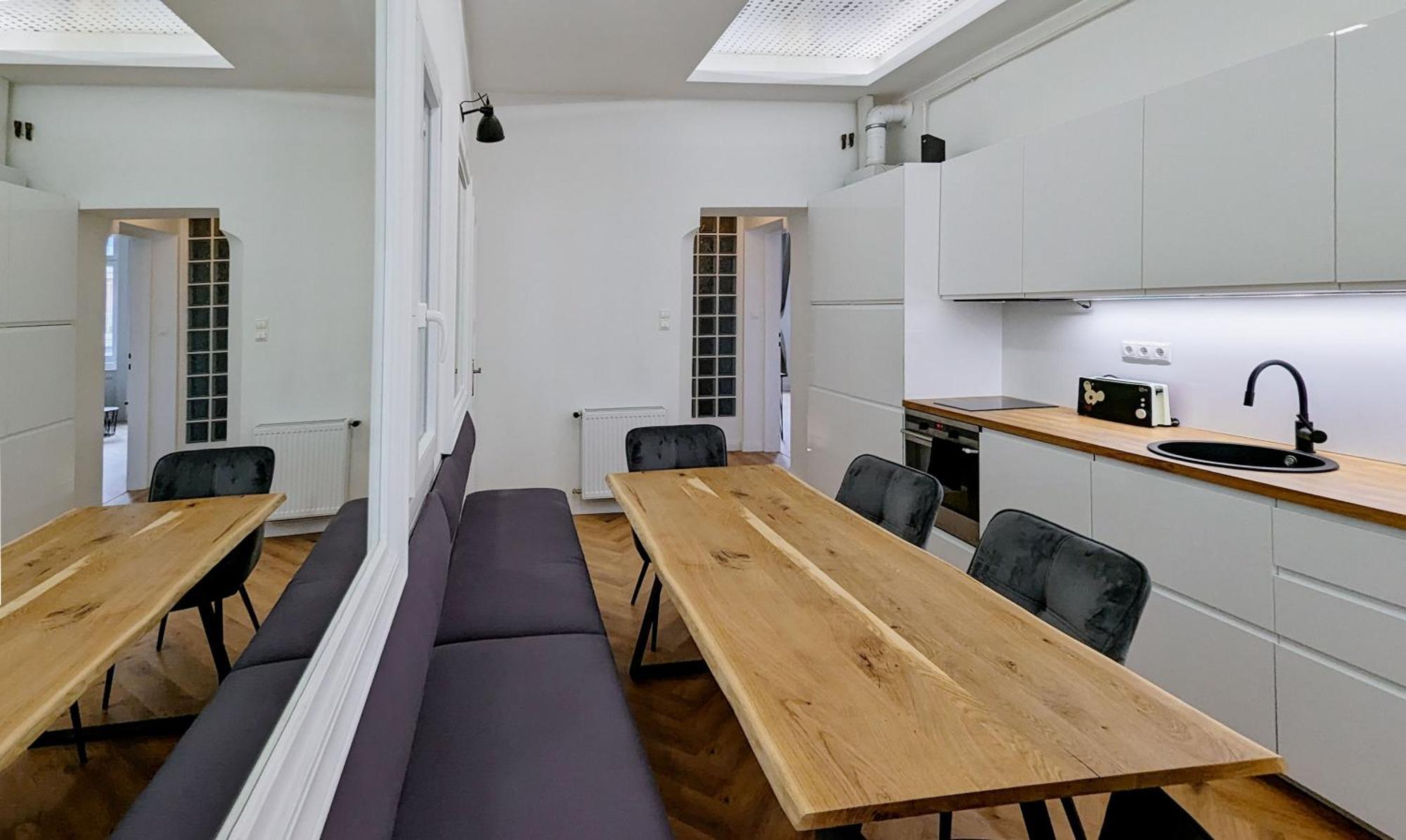 Apartment Pedestrian Apartment, The Location Budapest
