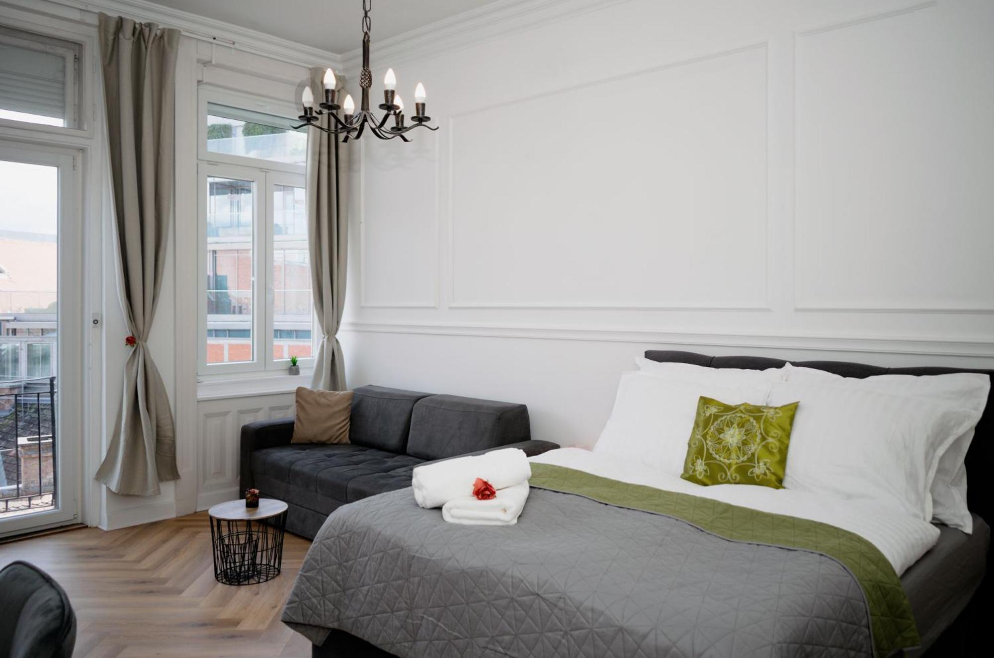 Pedestrian Apartment, The Location Apartament *